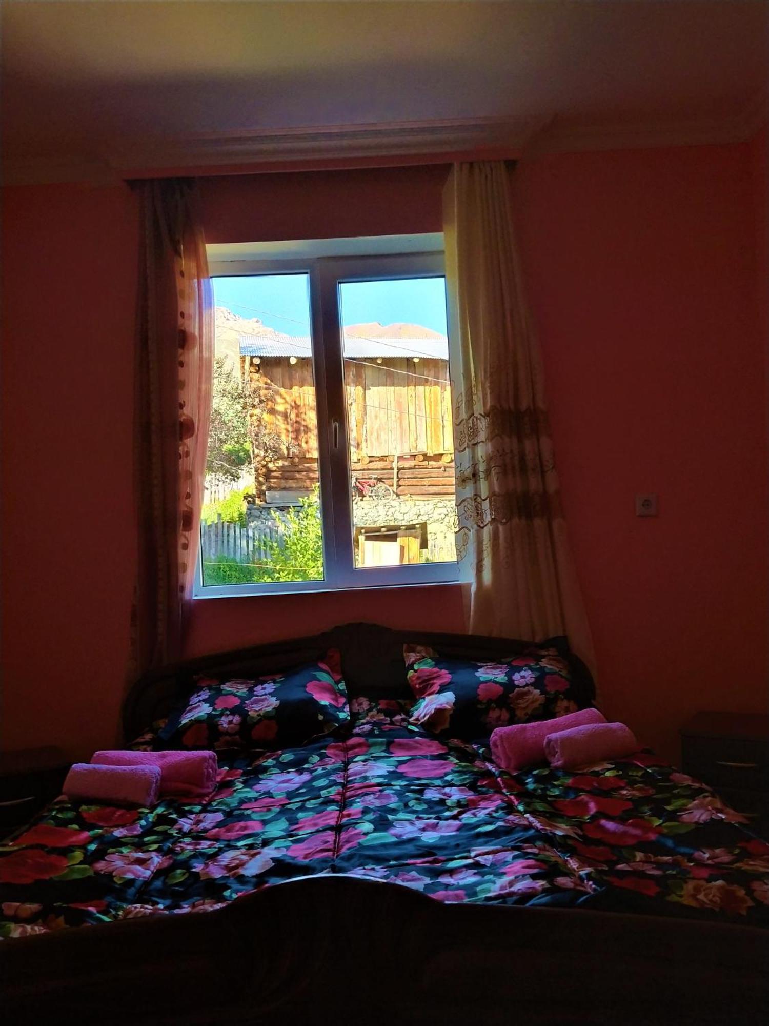 Gujejiani Guest House メスティア エクステリア 写真