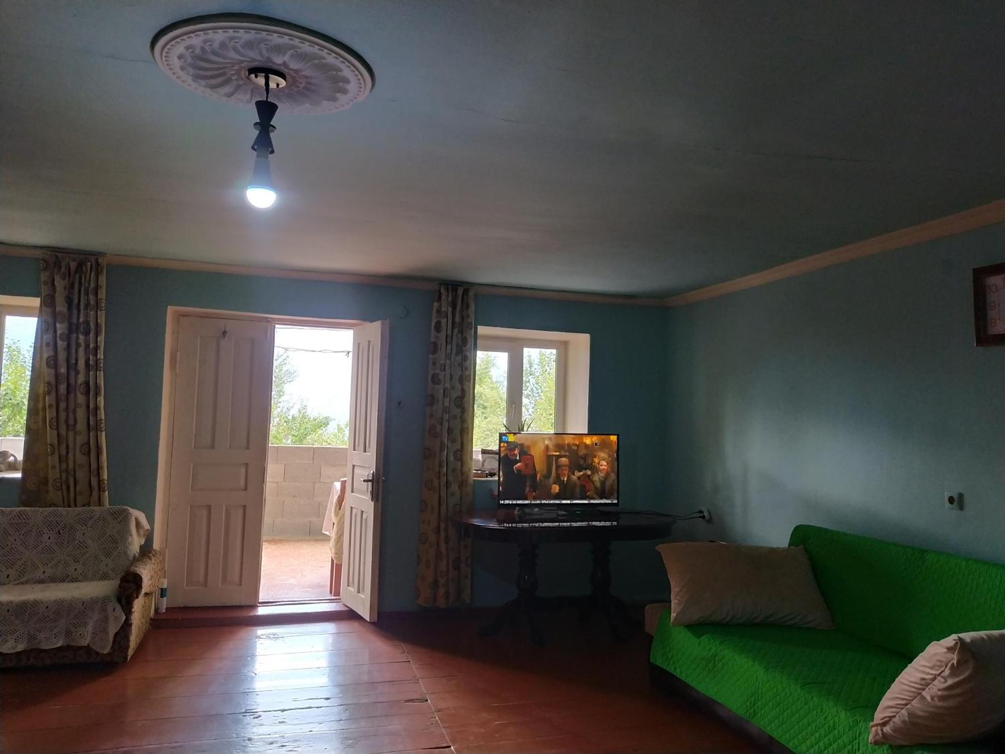 Gujejiani Guest House メスティア エクステリア 写真