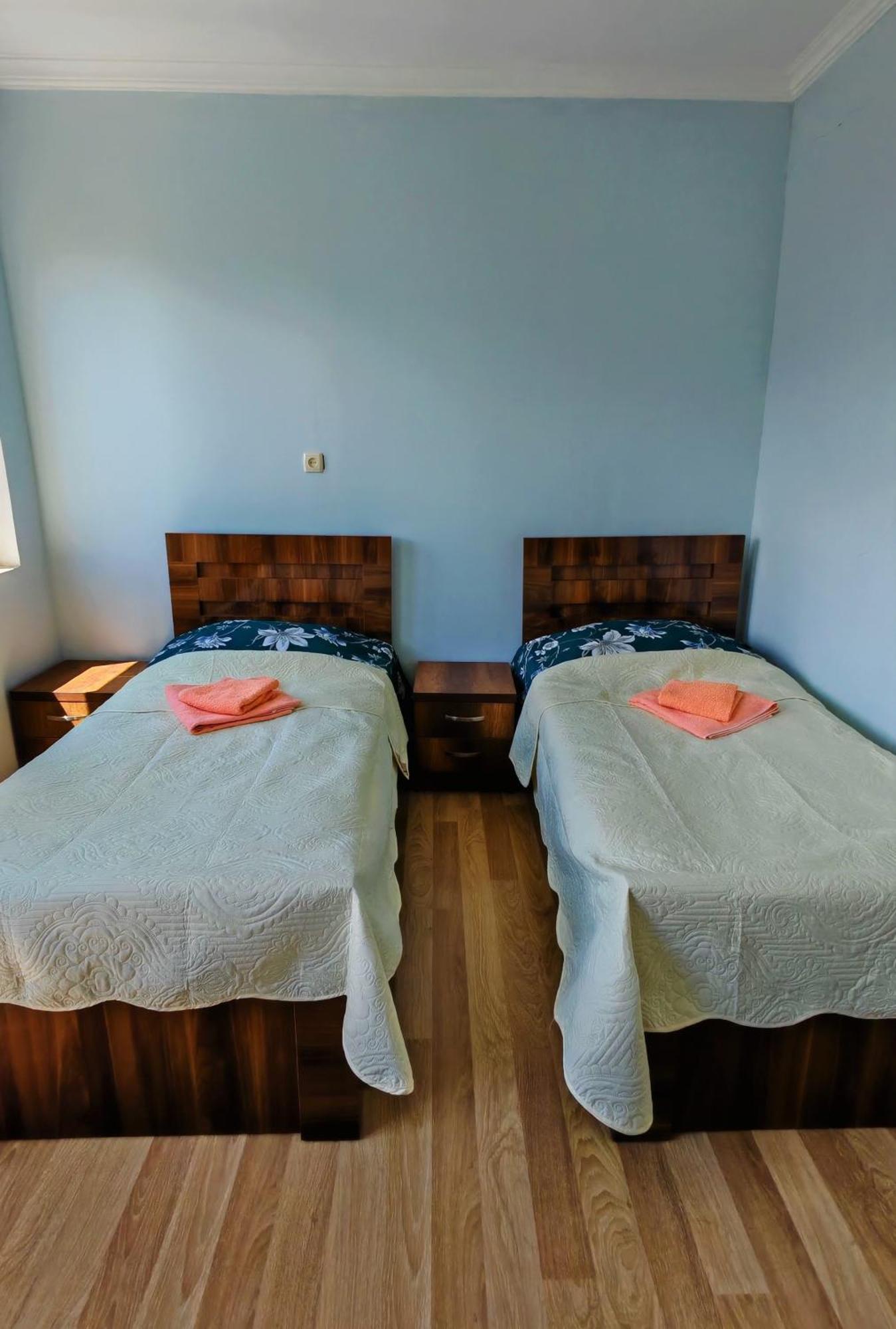 Gujejiani Guest House メスティア エクステリア 写真